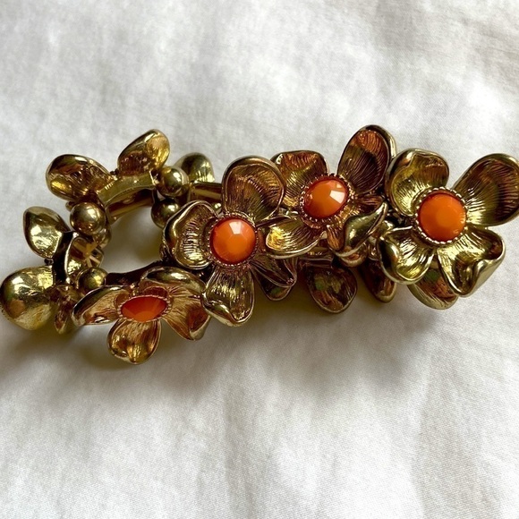 Floral Elastic Bracelet Gold Tone and Melon - Picture 4 of 7